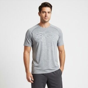 Lululemon T-Shirt Men M Gray Crew Neck Short Sleeve Breathable Lightweight